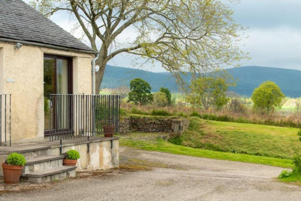 Ardullie Foulis Cottage, Foulis Estate, Highland Scotland מראה חיצוני תמונה