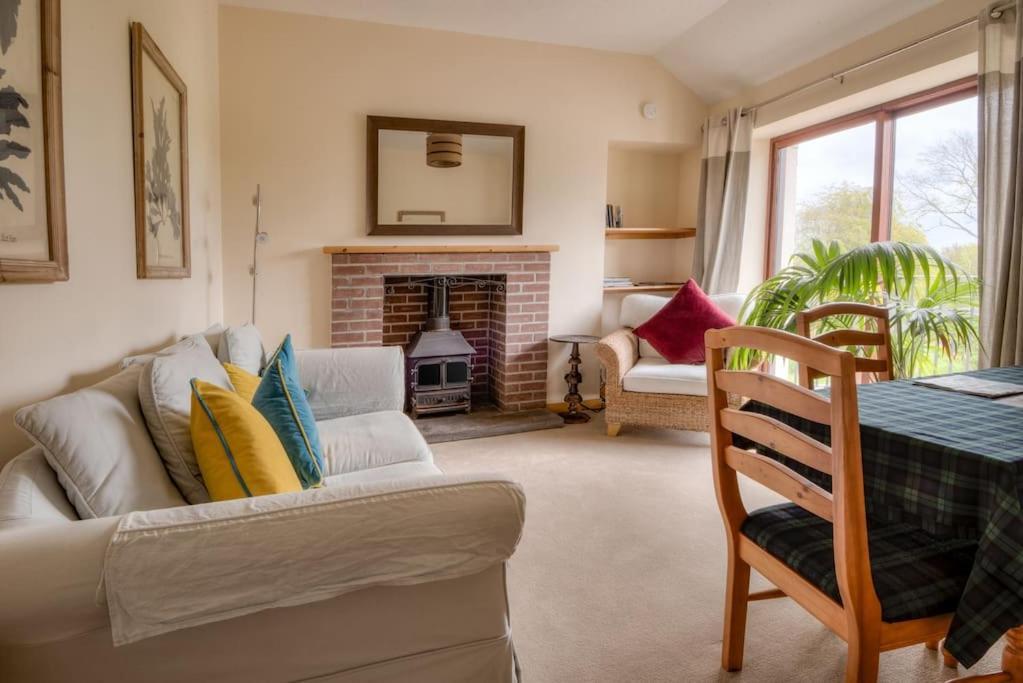 Ardullie Foulis Cottage, Foulis Estate, Highland Scotland מראה חיצוני תמונה
